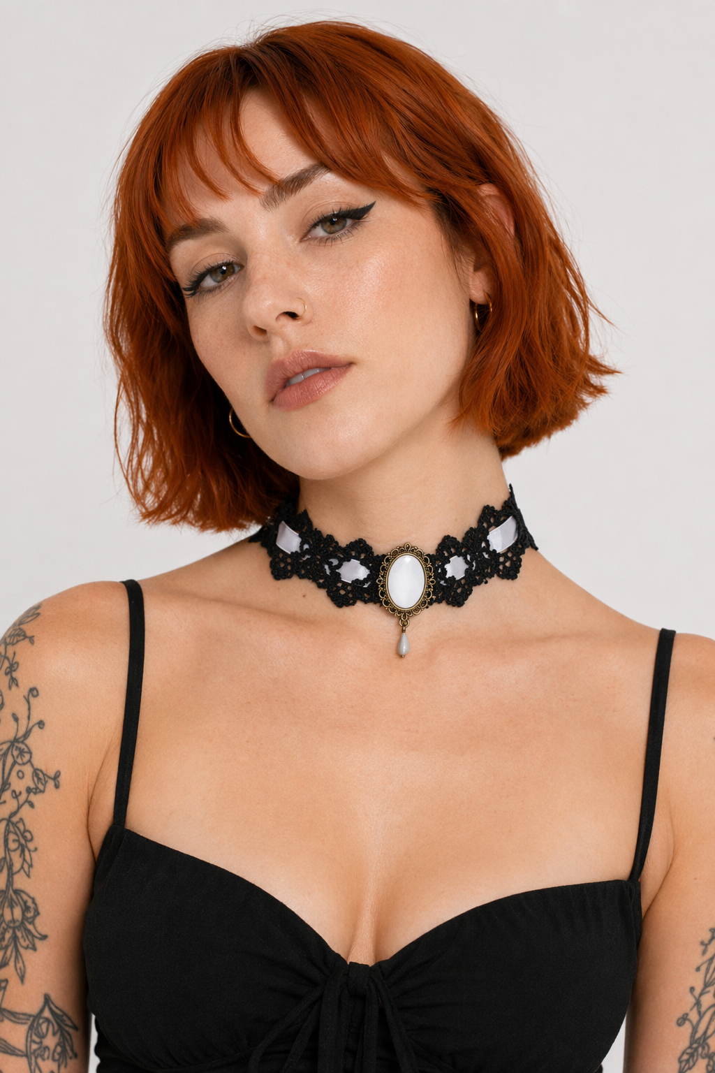 Elegant Victorian Style Choker Necklace with Gold Hardware White