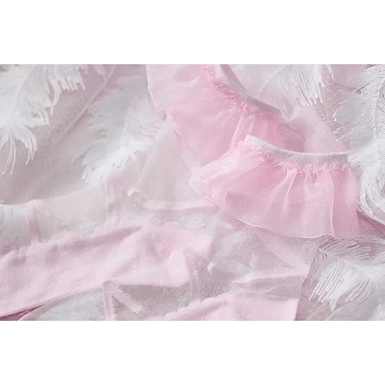 Adorable Ruffled Trim Princess Socks in New Condition - Cosparty