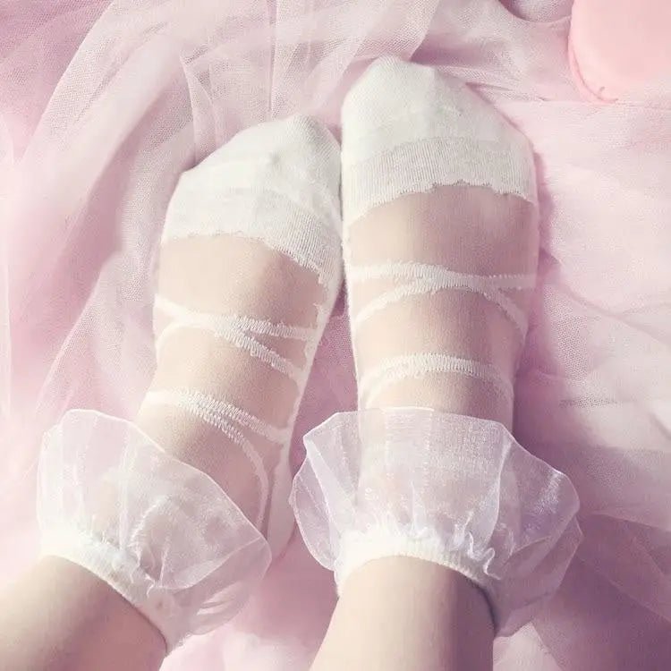 Adorable Ruffled Trim Princess Socks in New Condition - Cosparty