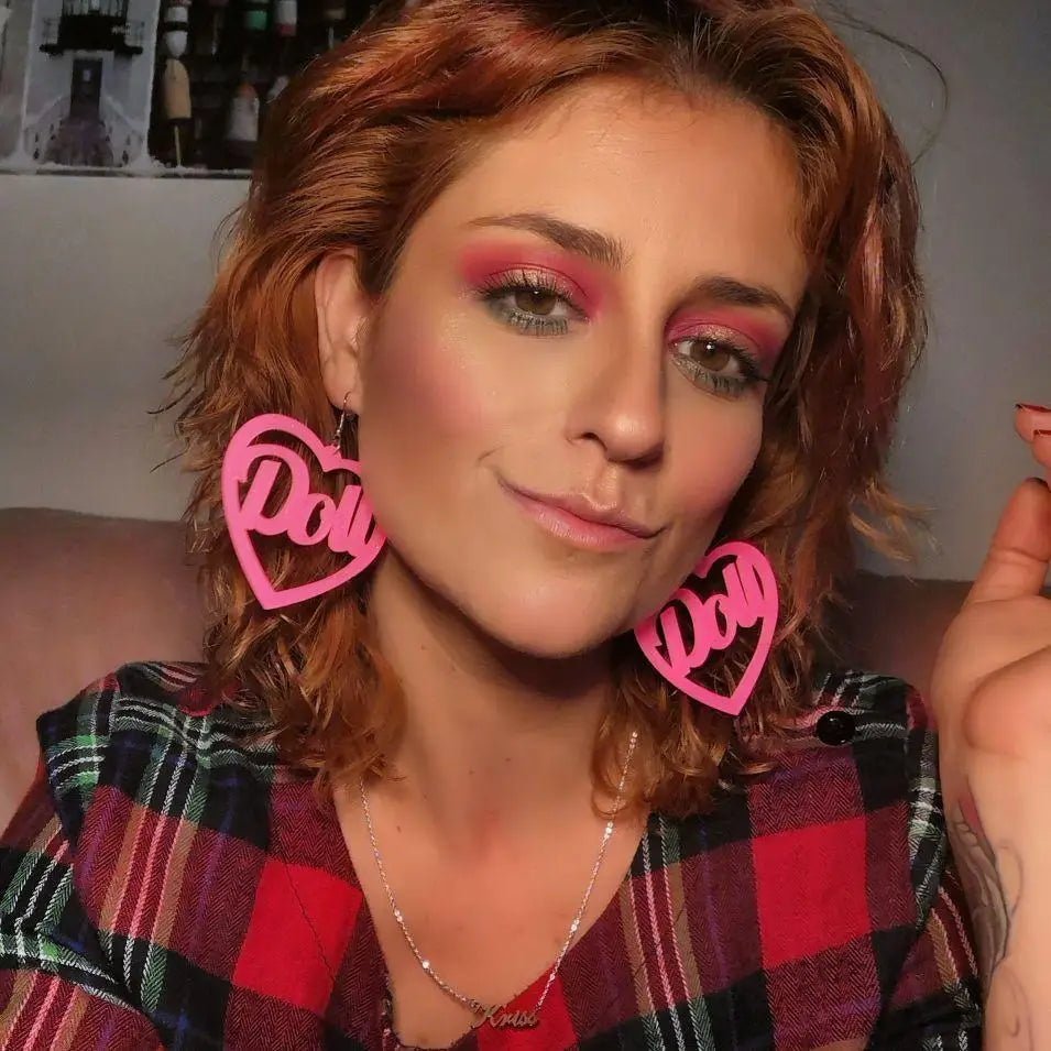 Glamorous Laser - Cut Heart Hoop Earrings in New Condition - Cosparty