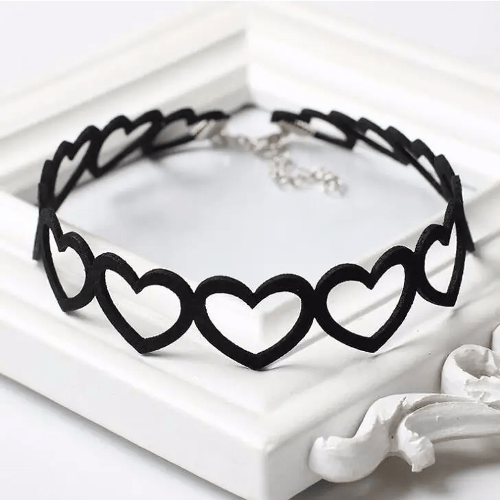 Jet Black Heart Choker Necklace for Chic Goth Fashion - Cosparty