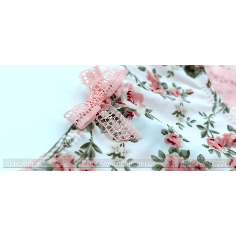 Luxurious Floral and Lace Lingerie Set with Elegant Details - Cosparty