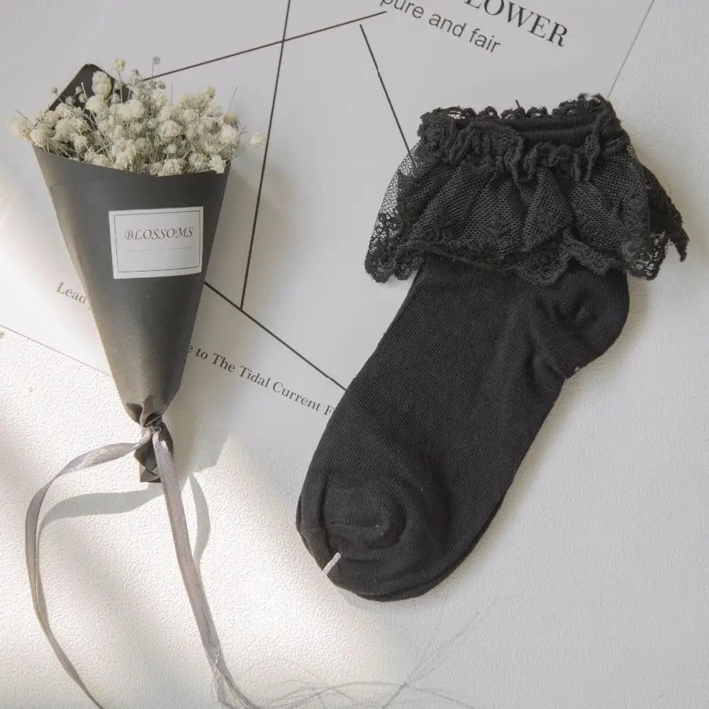 Ruffled Trim Ankle Socks for a Cute and Flirty Touch - Cosparty