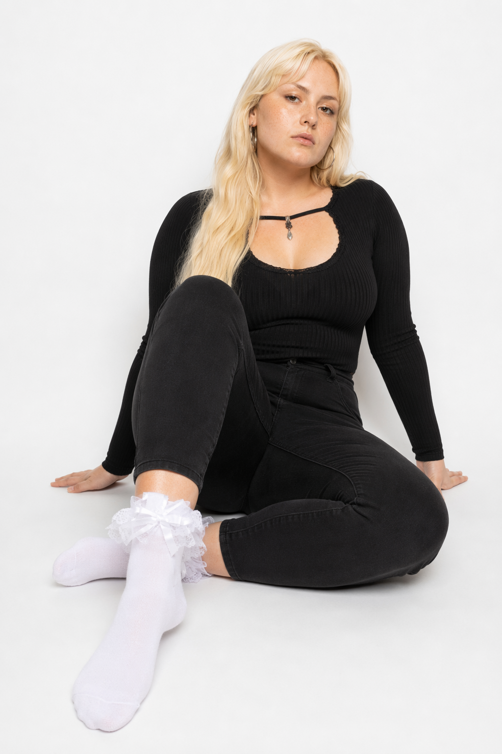 Kawaii Ruffled Trim Ankle Socks for a Cute Fashion Boost White
