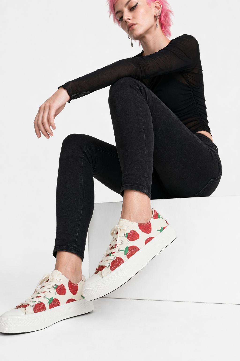 Strawberry-Patterned Sneakers for Kawaii Footwear Lovers Low Ankle