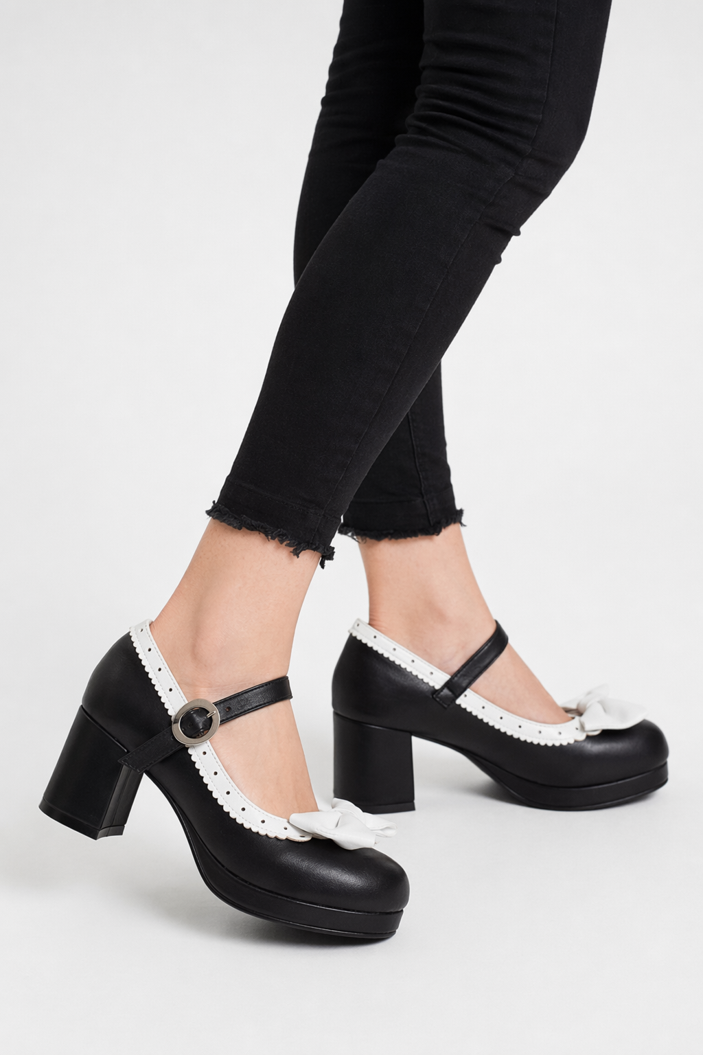 Sweet Lolita Heels with Lace Trim and Bow in Toe Version Black
