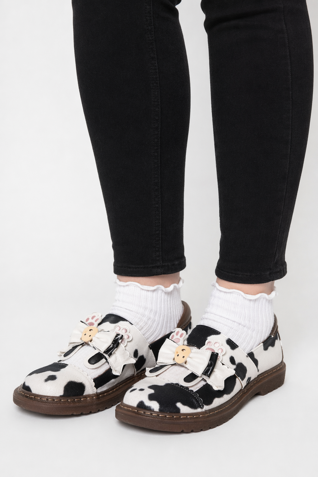 Sweet Cow Print Maryjane Shoes with Embellished Bow and Paw Prints 9