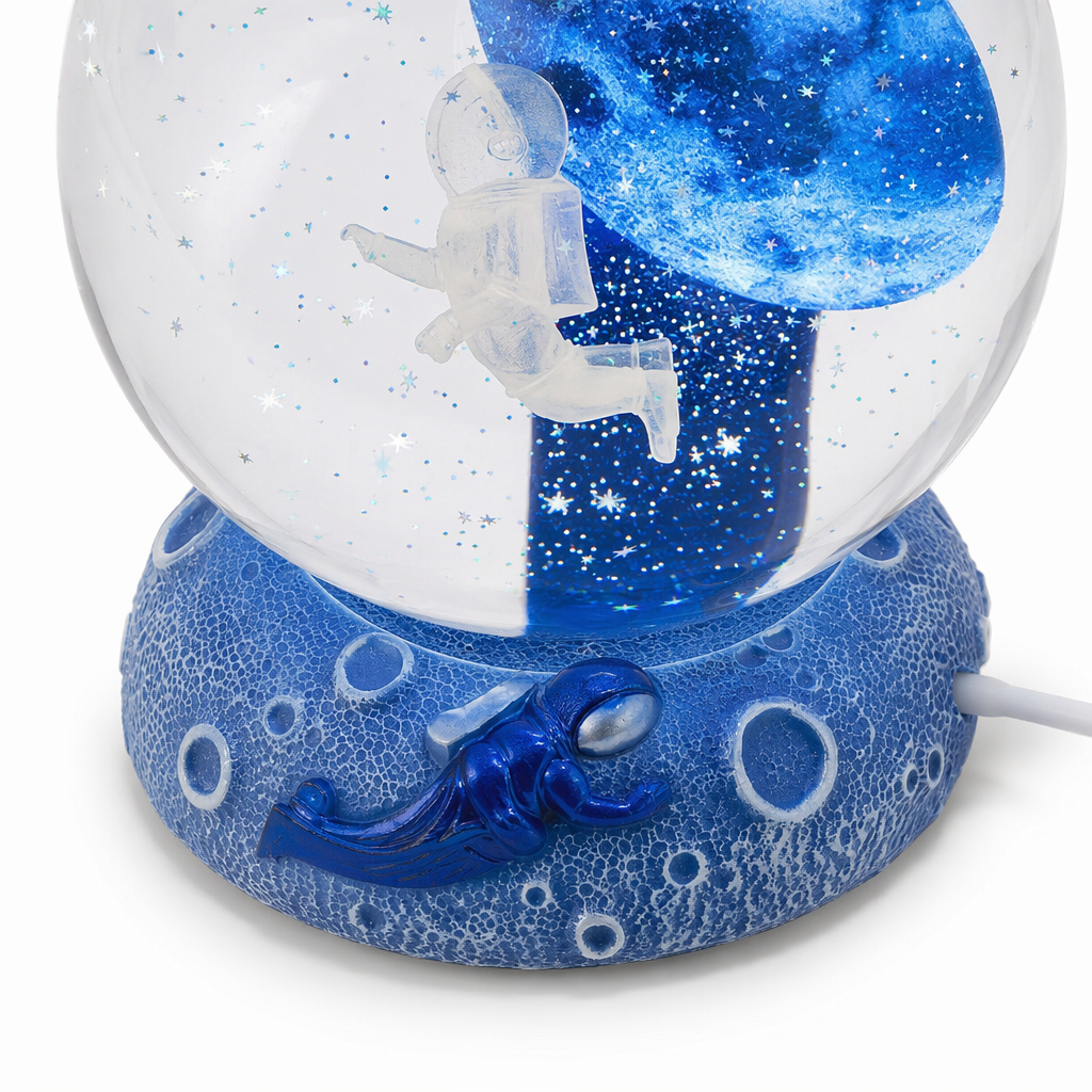 LED Aquamarine Life Snowglobe for Enchanting Underwater Ambiance Astronaut