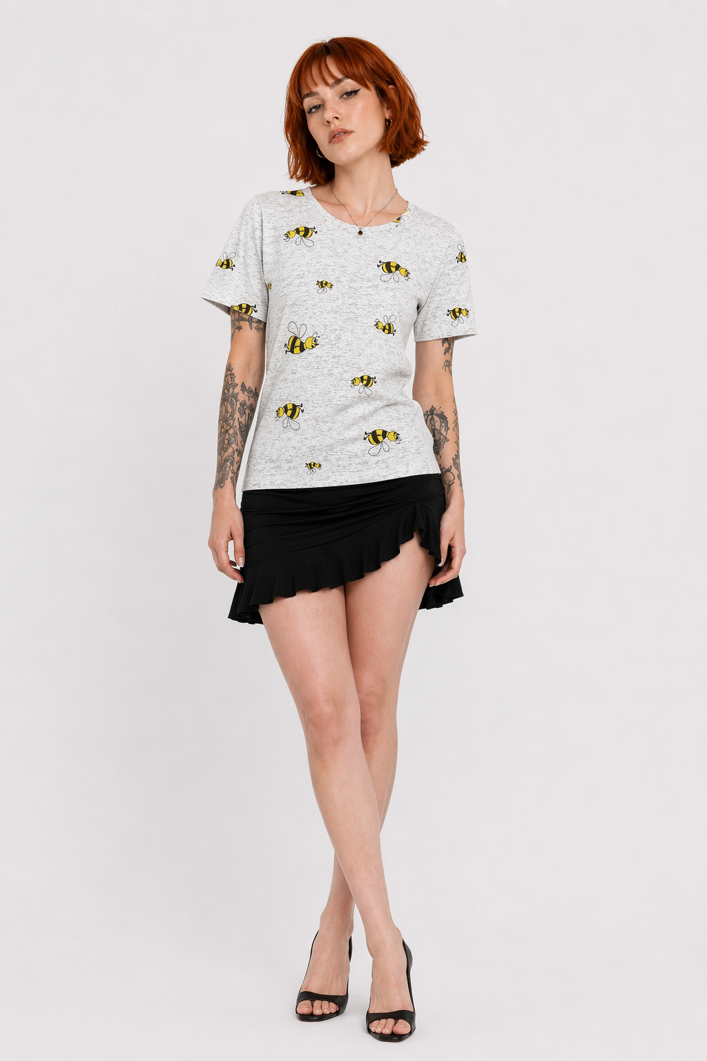 Kawaii Fashion Short Sleeve T-Shirt in Heathered Grey or White Bees