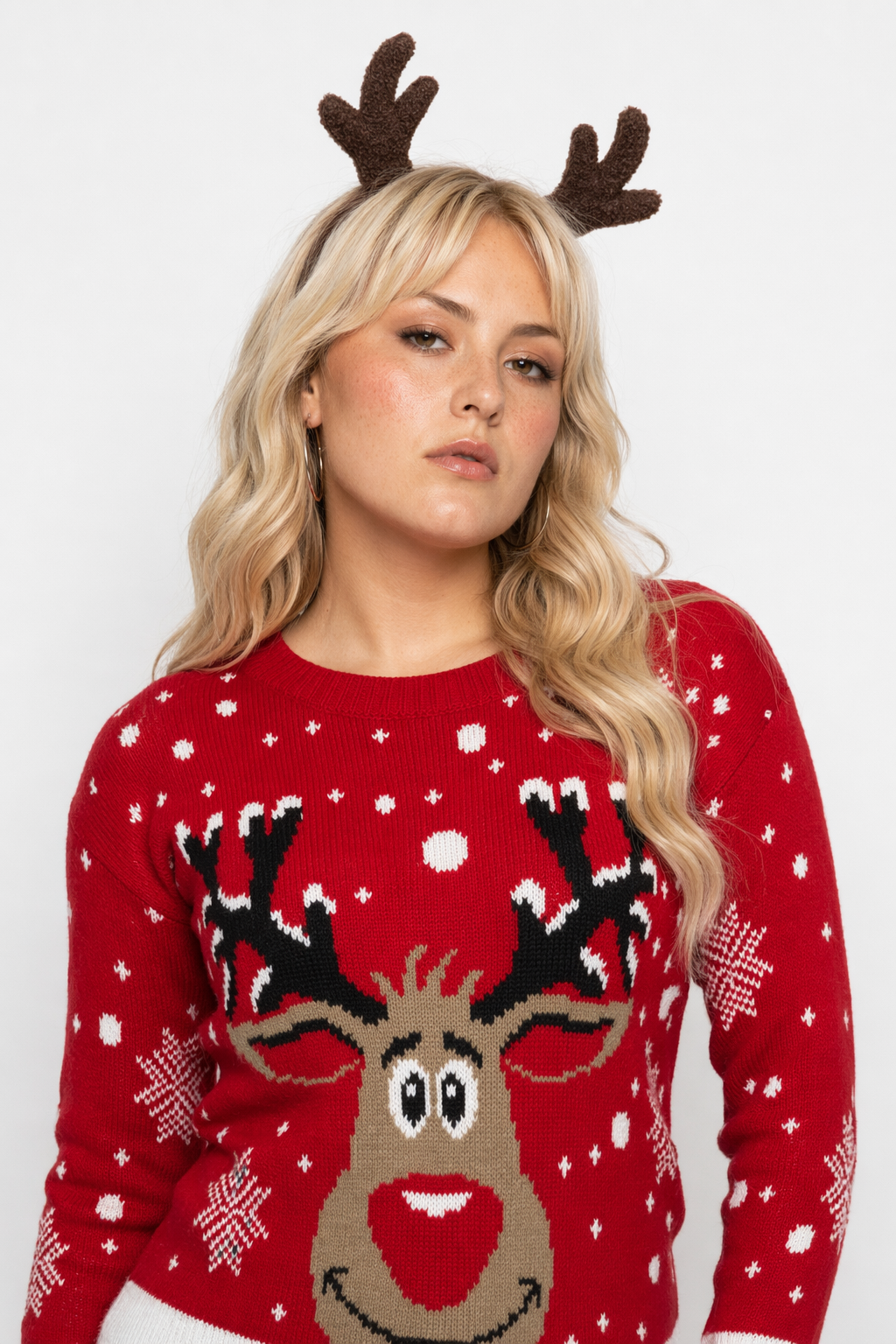 Reindeer Knit Christmas Crewneck Sweater for Holiday Cheer Red