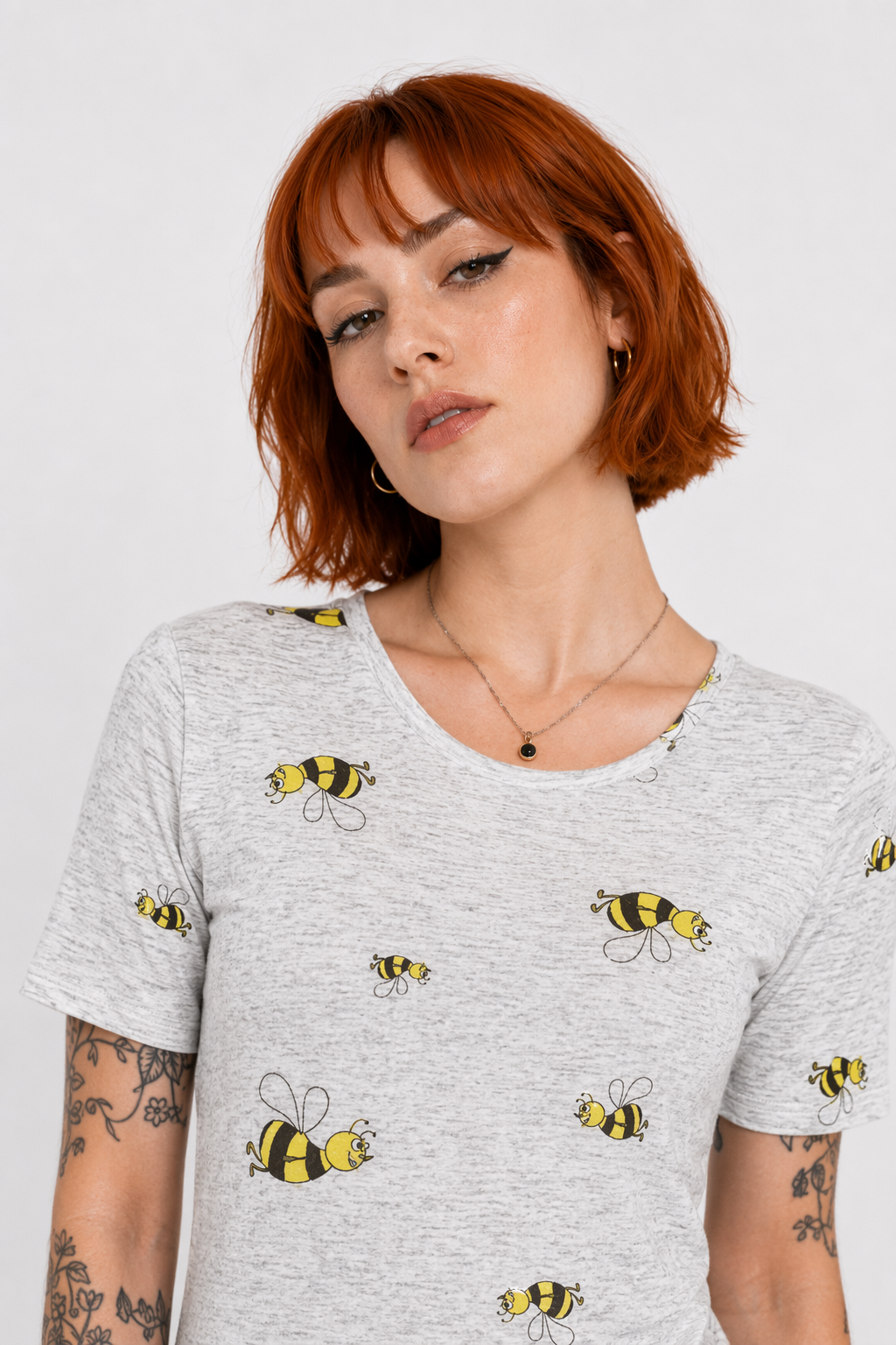 Kawaii Fashion Short Sleeve T-Shirt in Heathered Grey or White Bees