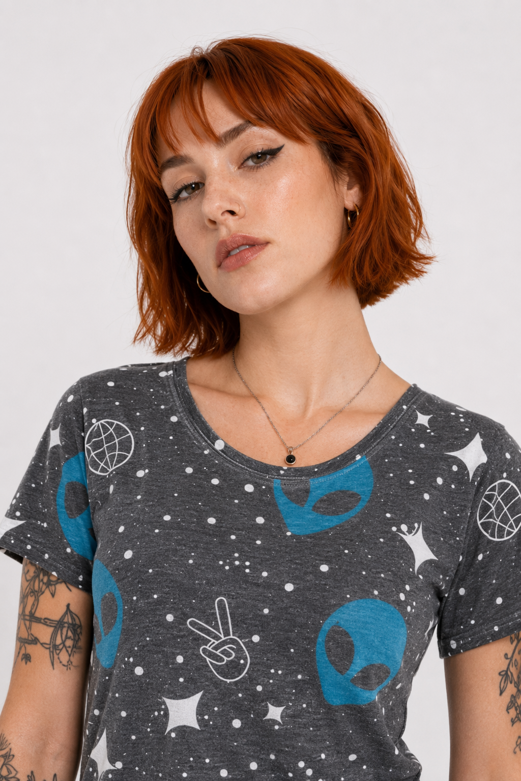 Kawaii Fashion Short Sleeve T-Shirt in Heathered Grey or White Aliens