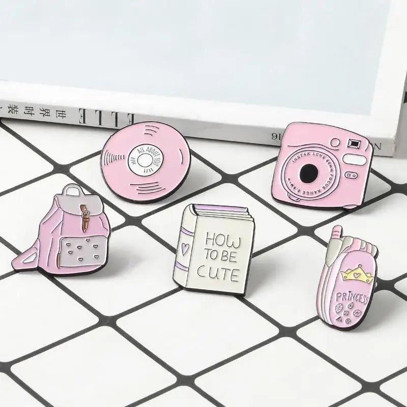 Adorable Pink Princess Pin Set Featuring 90s and 2000s Nostalgia - Cosparty
