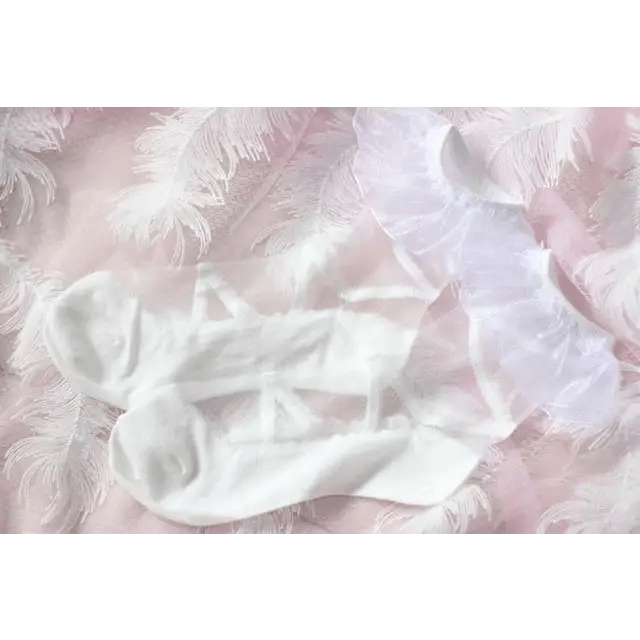 Adorable Ruffled Trim Princess Socks in New Condition - Cosparty