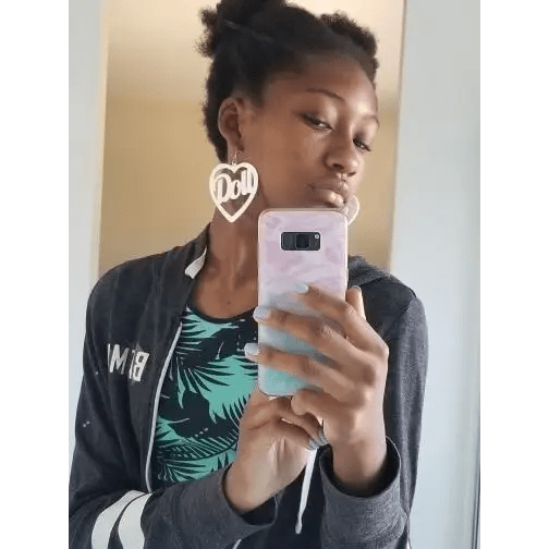 Glamorous Laser - Cut Heart Hoop Earrings in New Condition - Cosparty