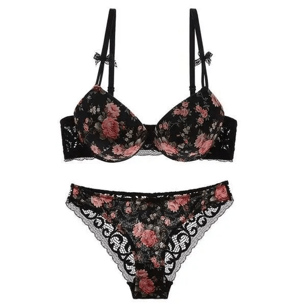 Luxurious Floral and Lace Lingerie Set with Elegant Details - Cosparty