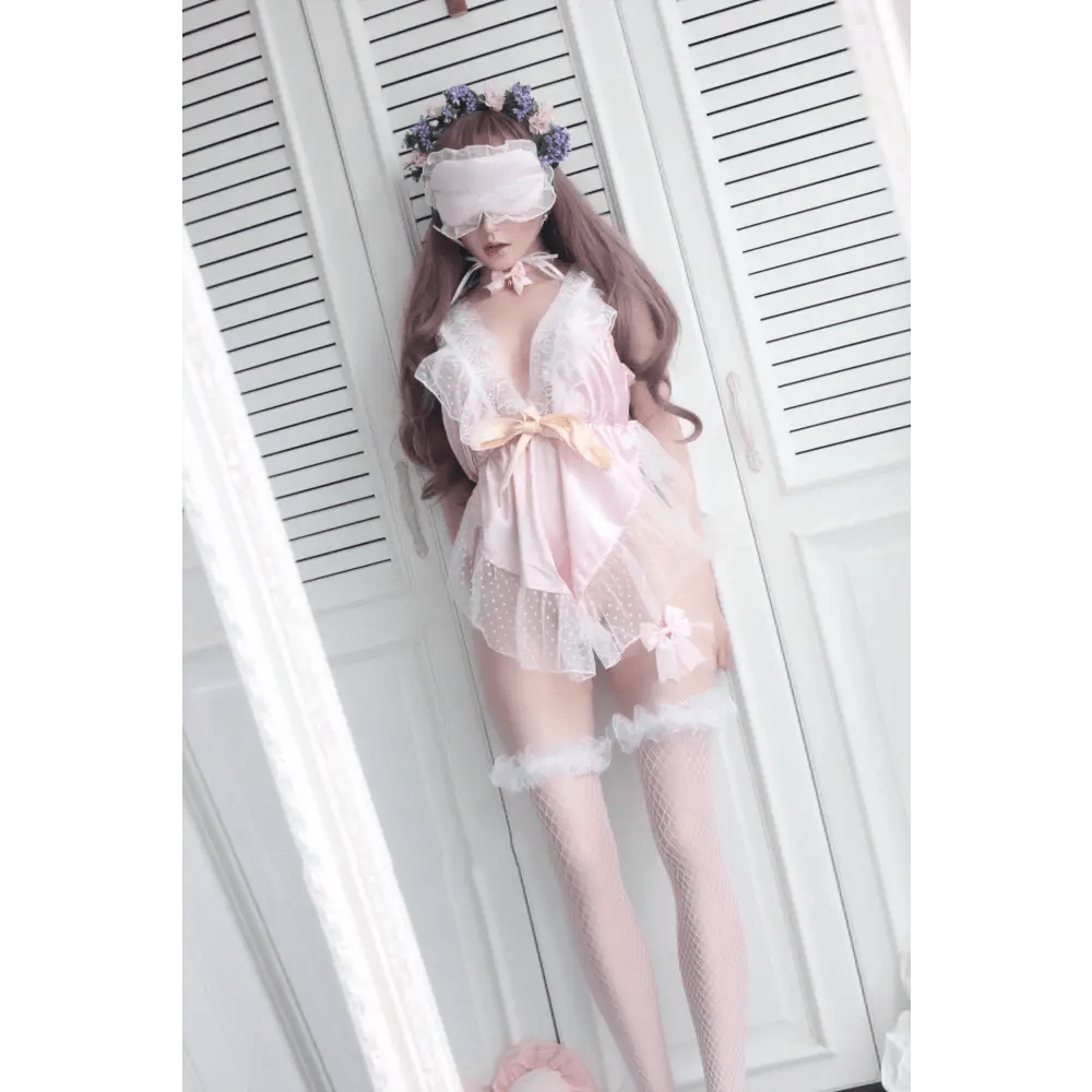 Luxury Silk and Lace Lingerie Set with Exquisite Hand - Details - Cosparty