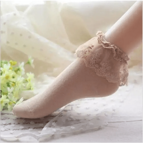Ruffled Trim Ankle Socks for a Cute and Flirty Touch - Cosparty