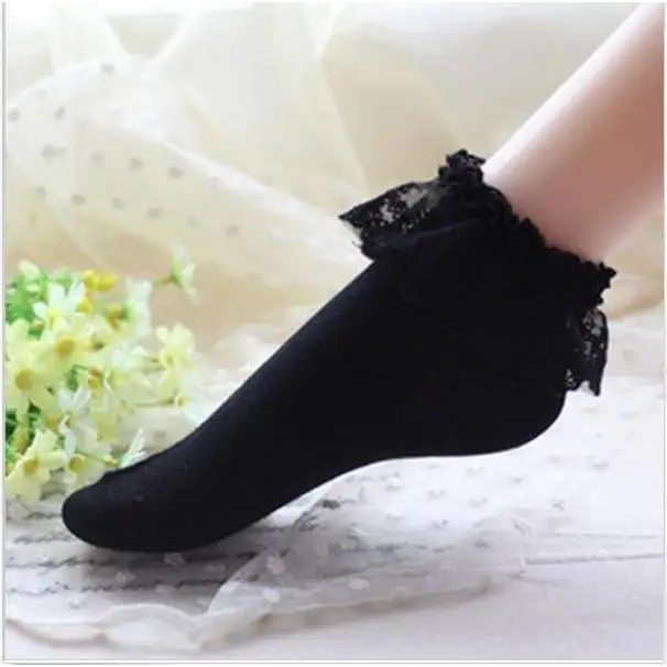 Ruffled Trim Ankle Socks for a Cute and Flirty Touch - socks