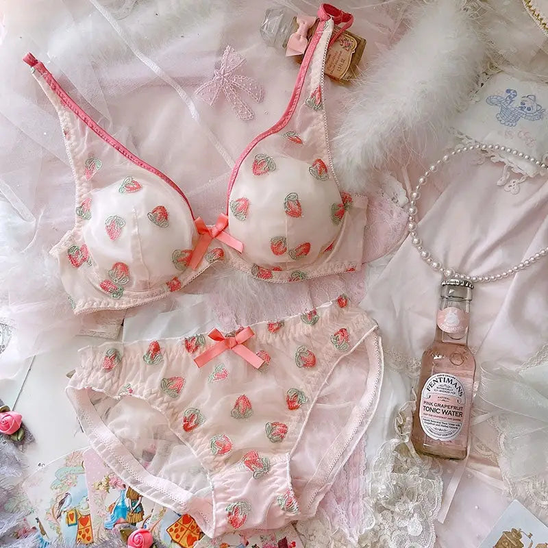 Strawberry Lingerie Set for Large Cup Size Fashion Lovers - M - underwear