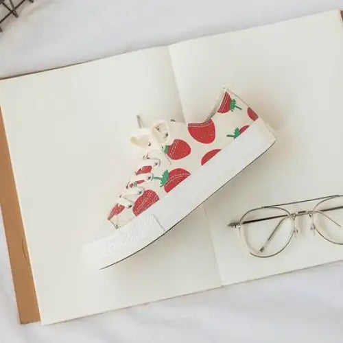 Strawberry-Patterned Sneakers for Kawaii Footwear Lovers - Low Ankle / 4 - Shoes